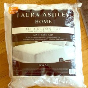 Laura Ashley Home Mattress Pad Twin XL